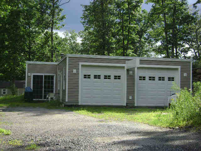 Building photograph for 271 NONNEWAUG RD
